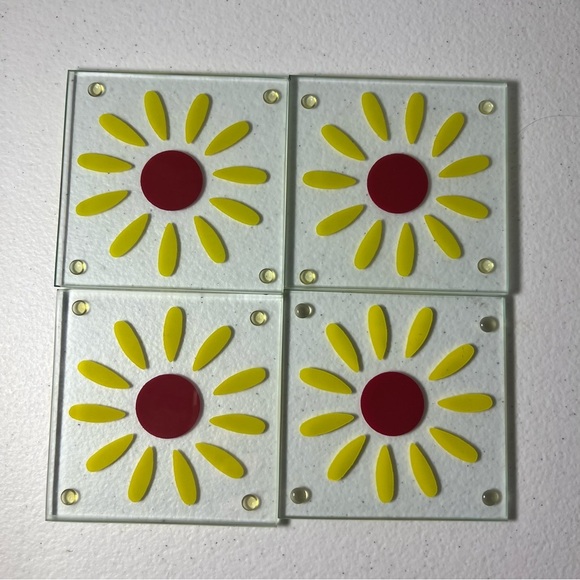 Set of 4 Yellow Flower Glass Coasters - Picture 4 of 9
